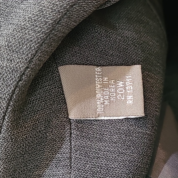 Valerie Seperates Plus Size 2 Piece Suit - Blazer (Size 20) Pants (Size 18) EUC - Picture 8 of 8